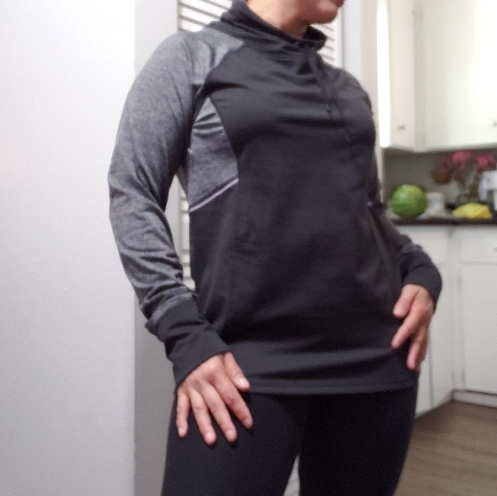 Avia Sweater, Color Black and Gray, SIze L